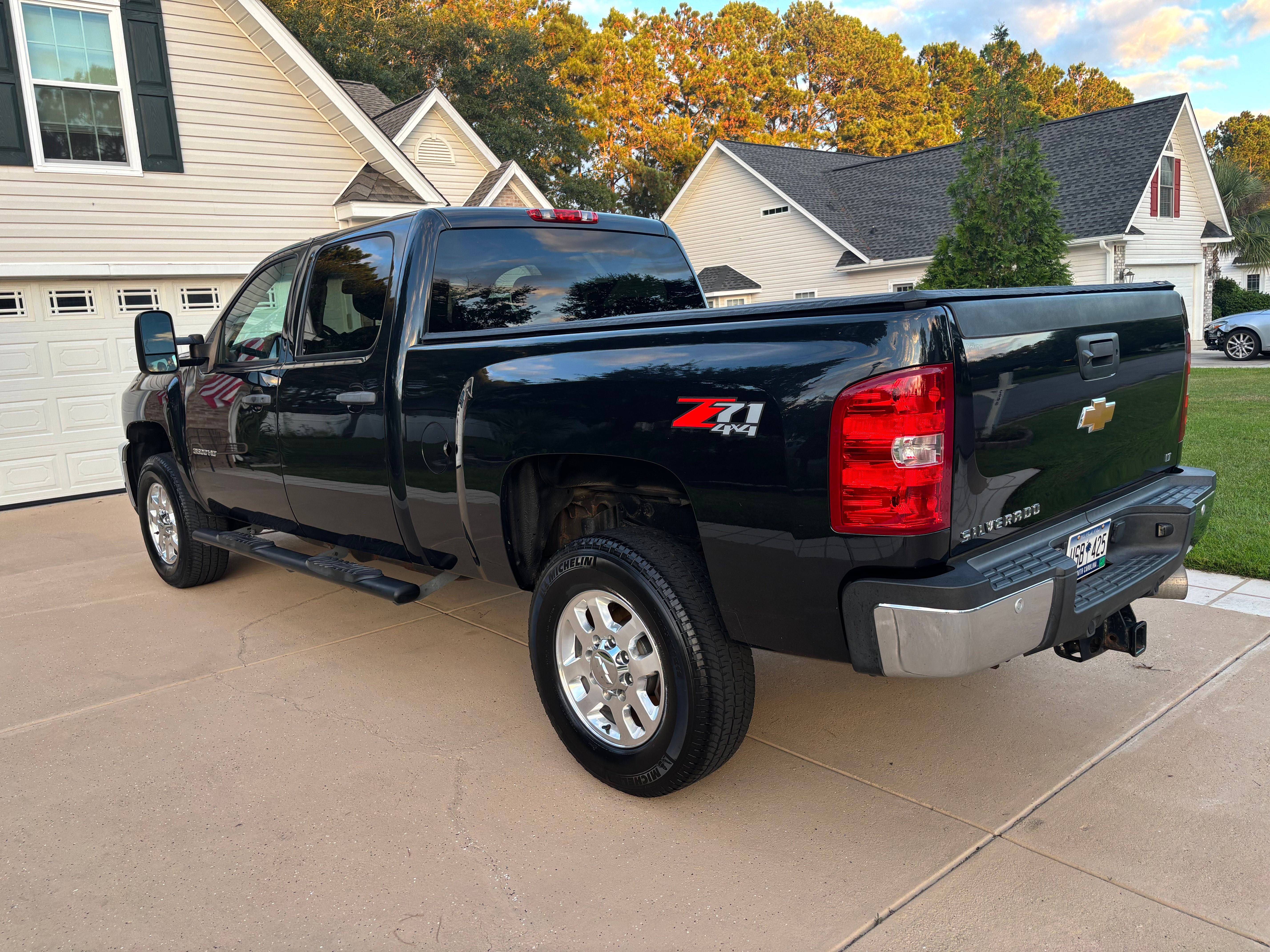 Used 2012 Chevrolet Silverado 3500 LT w/ Interior Plus Package AWD/4WD image 5