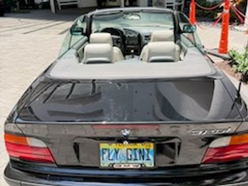 Used 1995 BMW 325i Convertible RWD image 8