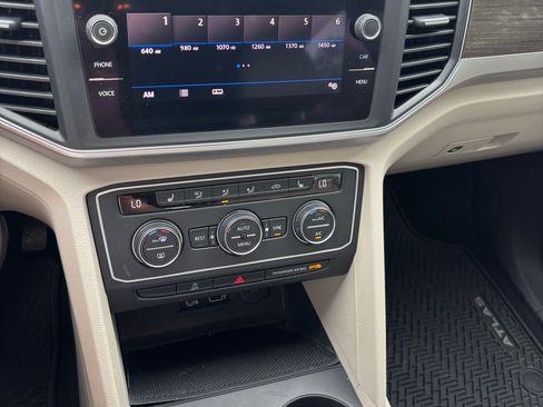 Used 2018 Volkswagen Atlas SE image 12