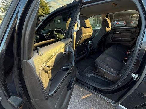 Used 2013 GMC Acadia SLE image 8