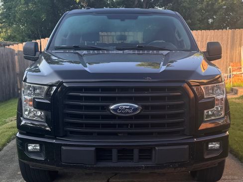 Used 2017 Ford F150 XL w/ Equipment Group 101A Mid RWD image 1