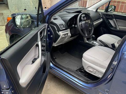 Used 2016 Subaru Forester 2.5i Premium w/ All-Weather Package AWD/4WD image 12
