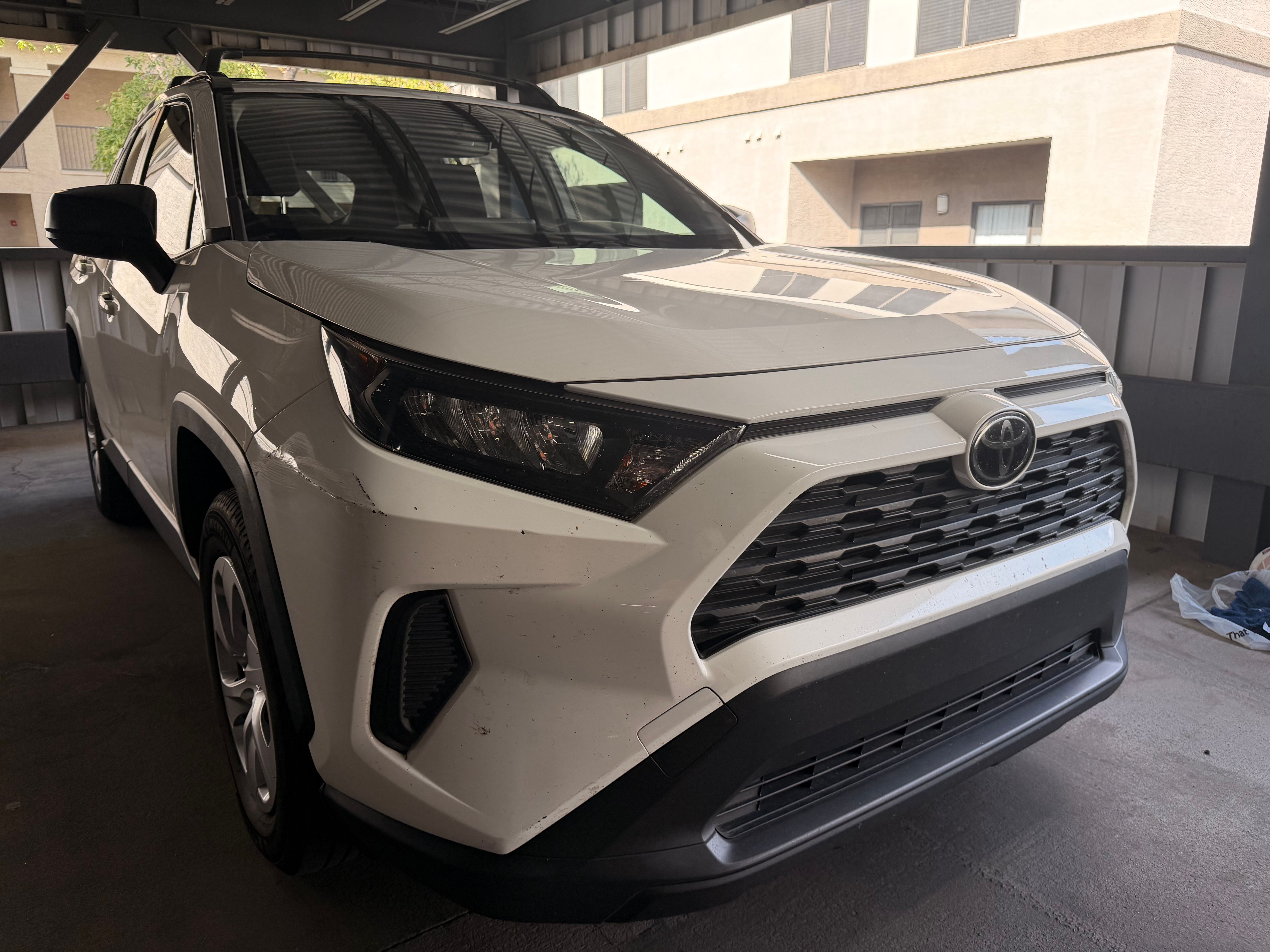 Used 2020 Toyota RAV4 LE AWD/4WD image 1