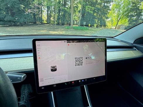 Used 2018 Tesla Model 3 Long Range image 14