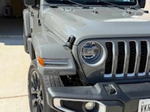 Used 2021 Jeep Wrangler Unlimited Sahara image 8