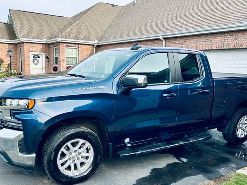 Used 2022 Chevrolet Silverado 1500 LT AWD/4WD image 15