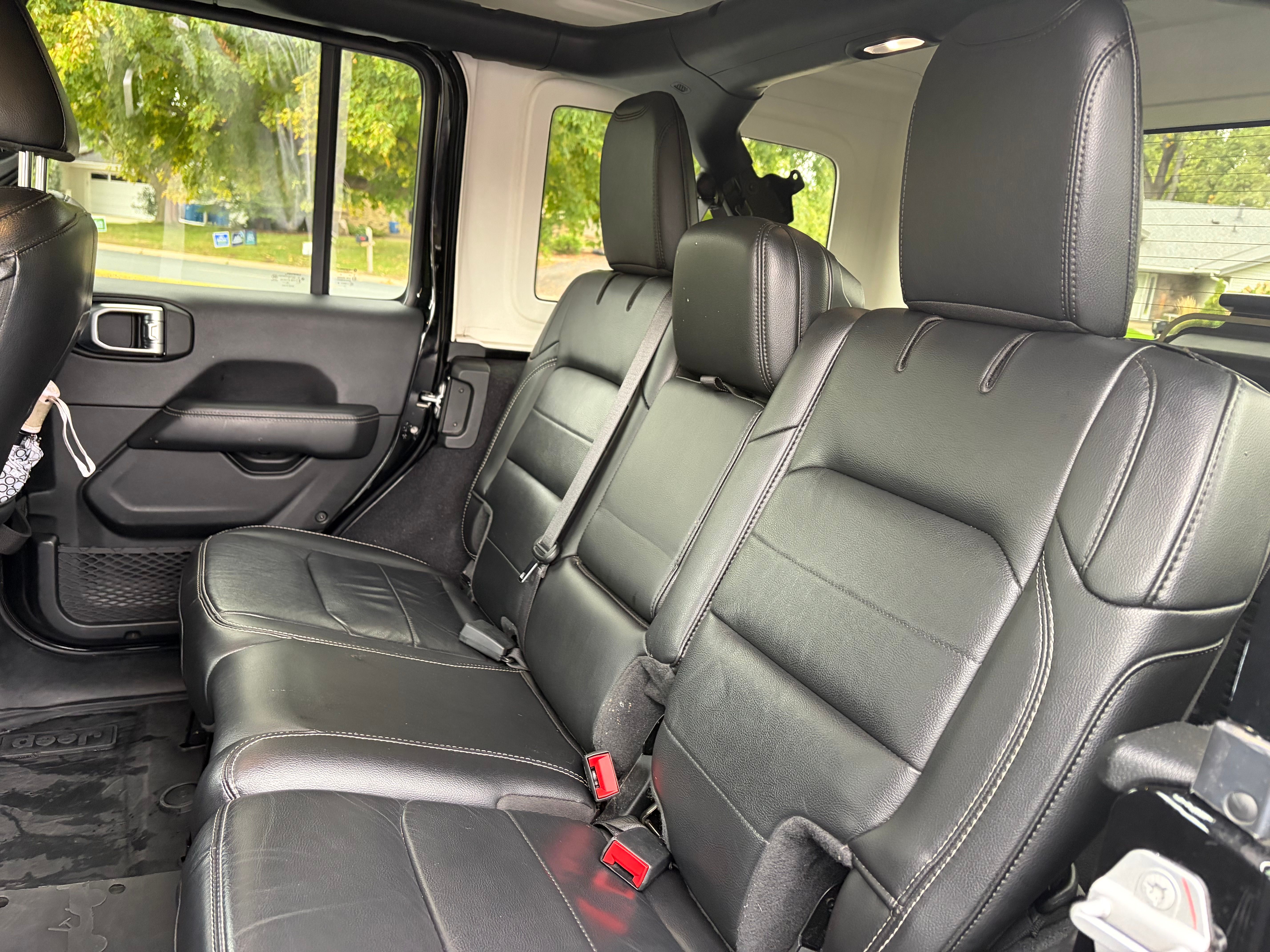 Used 2020 Jeep Wrangler Unlimited Sahara AWD/4WD image 9
