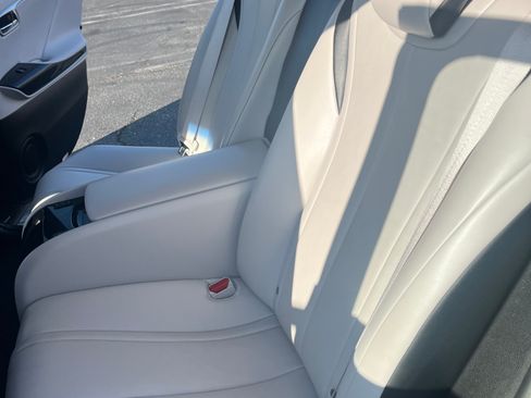 Used 2019 Toyota Mirai image 12