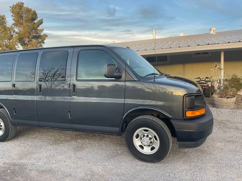 Used 2017 Chevrolet Express 2500 LS image 4