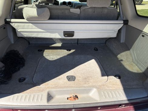 Used 2007 GMC Envoy SLE w/ Cargo Convenience Package image 10