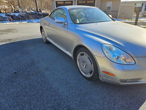 Used 2003 Lexus SC 430 Convertible image 2