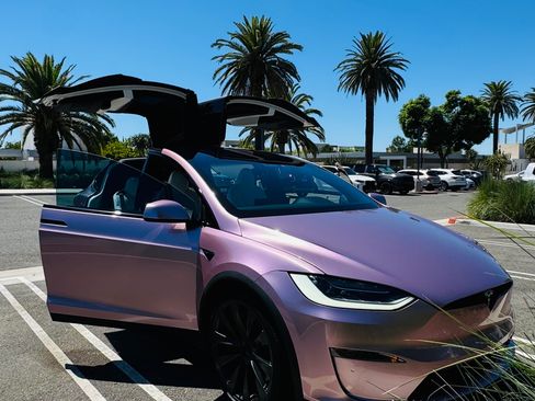 Used 2023 Tesla Model X AWD/4WD image 4