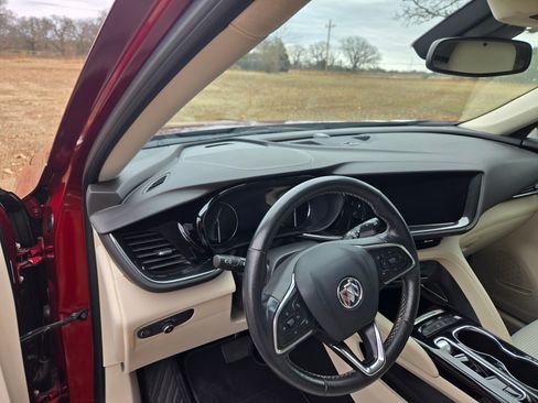 Used 2021 Buick Envision Preferred image 6