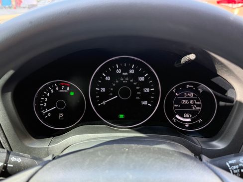 Used 2017 Honda HR-V EX image 9