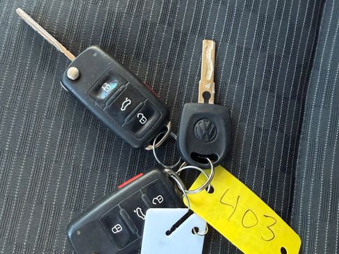 Used 2013 Volkswagen Tiguan S image 20