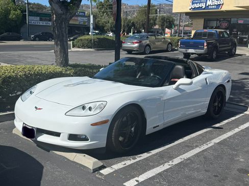 Used 2008 Chevrolet Corvette Coupe w/ Preferred Equipment Group RWD image 17