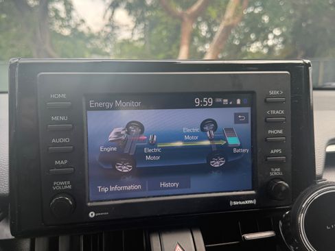 Used 2022 Toyota RAV4 XLE AWD/4WD image 18