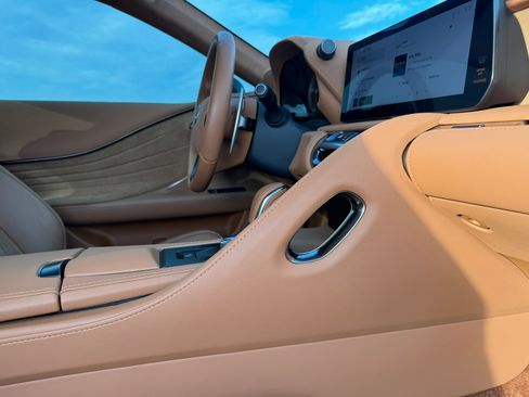 Used 2025 Lexus LC 500 Coupe w/ Dynamic Handling Package RWD image 29