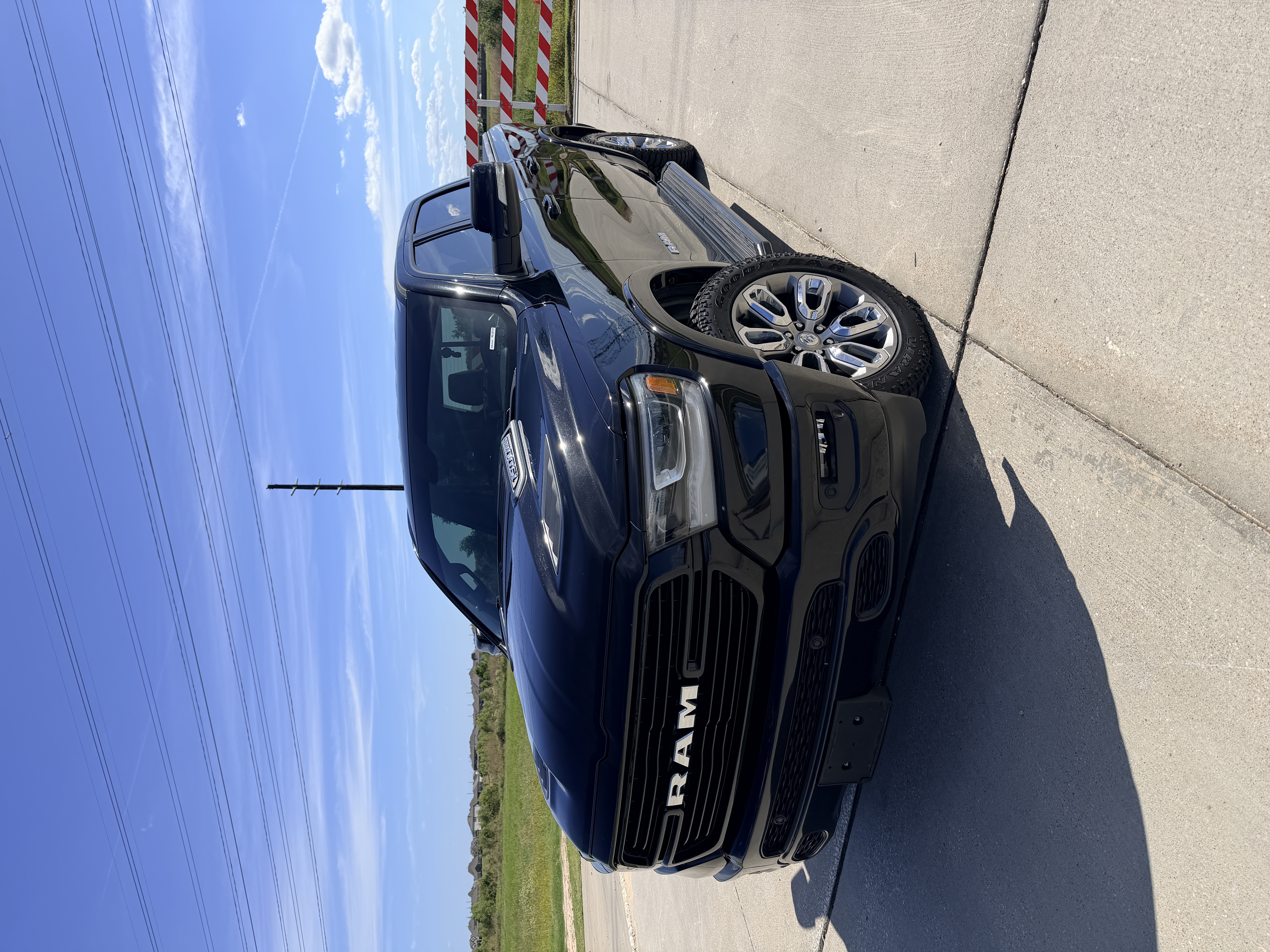 Used 2020 RAM 1500 Laramie w/ Sport Appearance Package AWD/4WD image 1