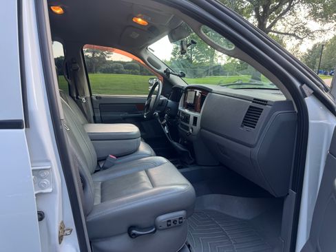 Used 2006 Dodge Ram 2500 Truck Laramie AWD/4WD image 11