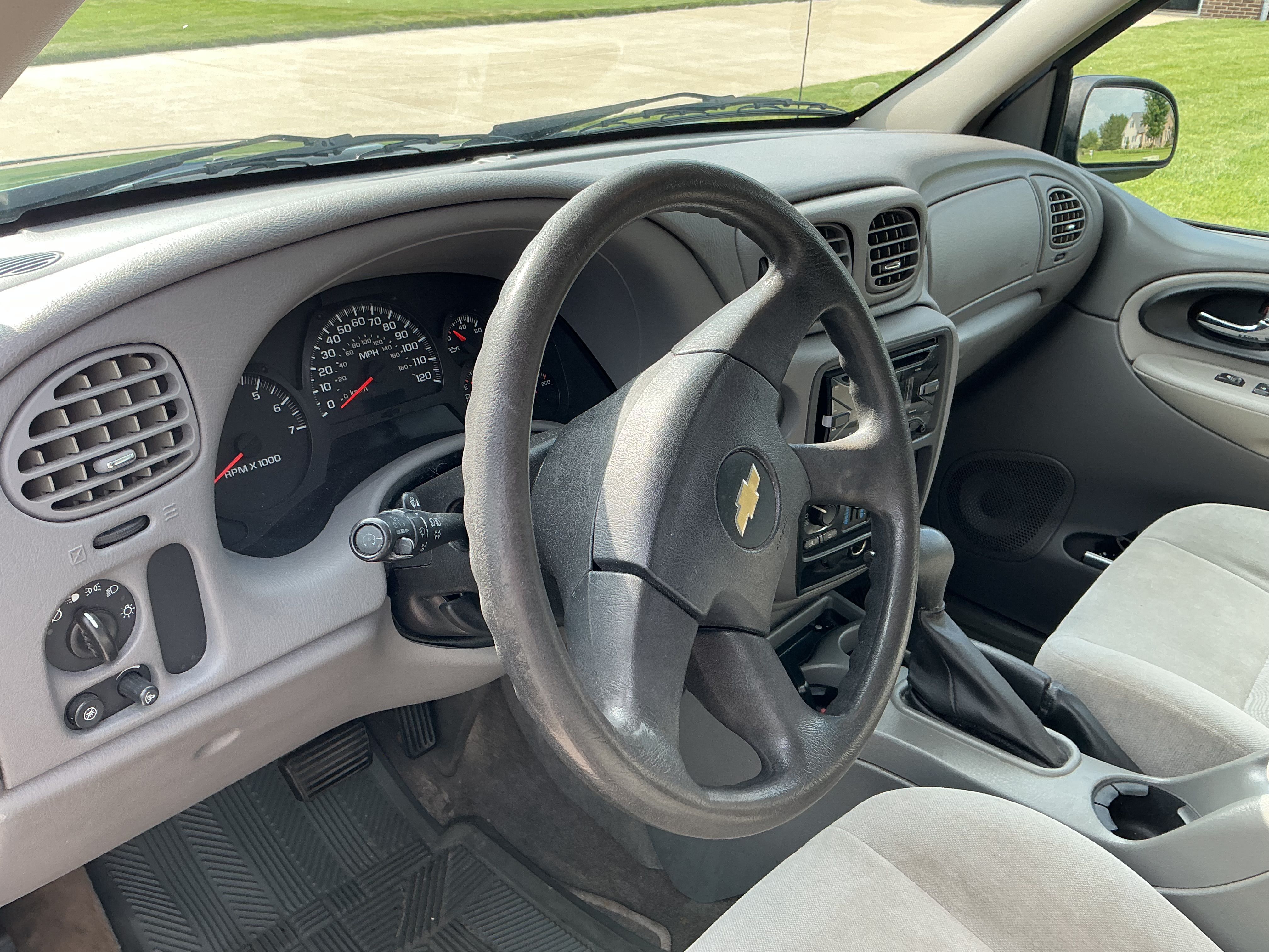 Used 2005 Chevrolet TrailBlazer LS w/ LS Preferred Equipment Group AWD/4WD image 6