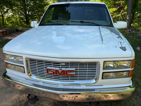 Used 1997 GMC Suburban 2500 AWD/4WD image 5