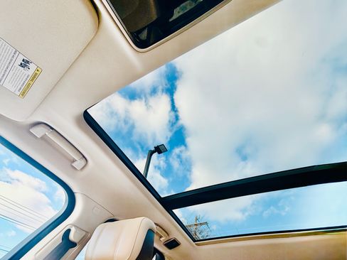 Used 2018 Land Rover Range Rover HSE image 28