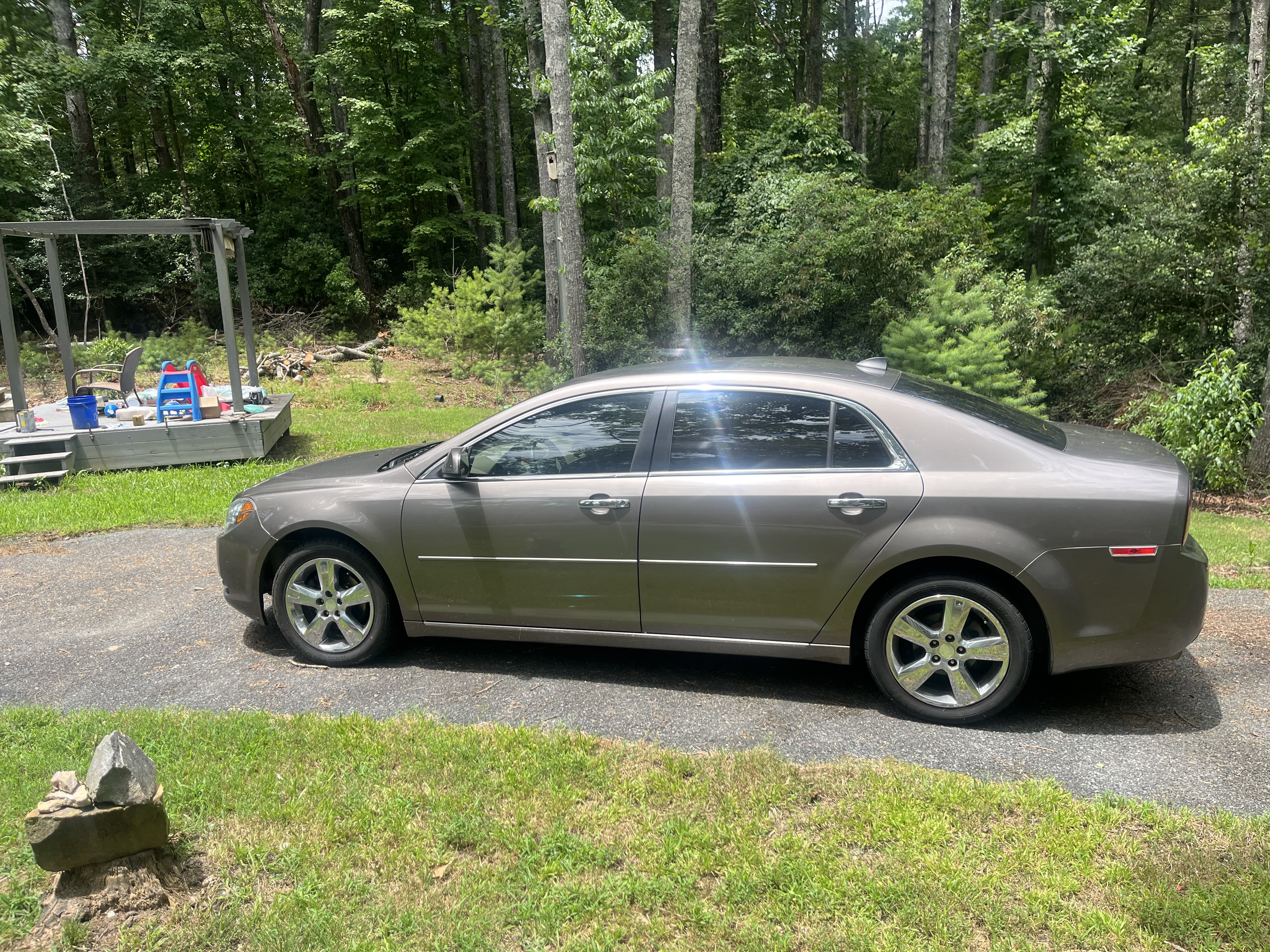 Used 2012 Chevrolet Malibu LT FWD image 2