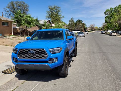 Used 2021 Toyota Tacoma TRD Off-Road w/ Technology Package image 4