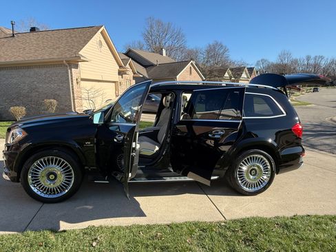 Used 2015 Mercedes-Benz GL 63 AMG 4MATIC image 17