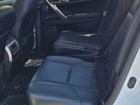 Used 2018 Lexus GX 460 Luxury image 13