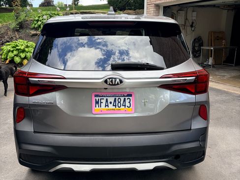 Used 2021 Kia Seltos LX AWD/4WD image 6