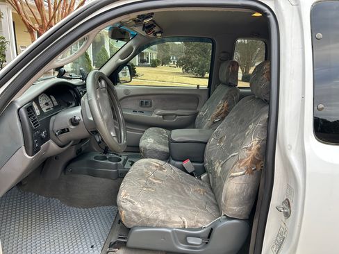 Used 2003 Toyota Tacoma PreRunner image 4