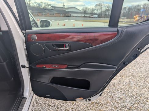 Used 2010 Lexus LS 460 AWD image 23