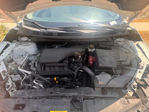 Used 2018 Nissan Rogue Sport SV FWD image 15