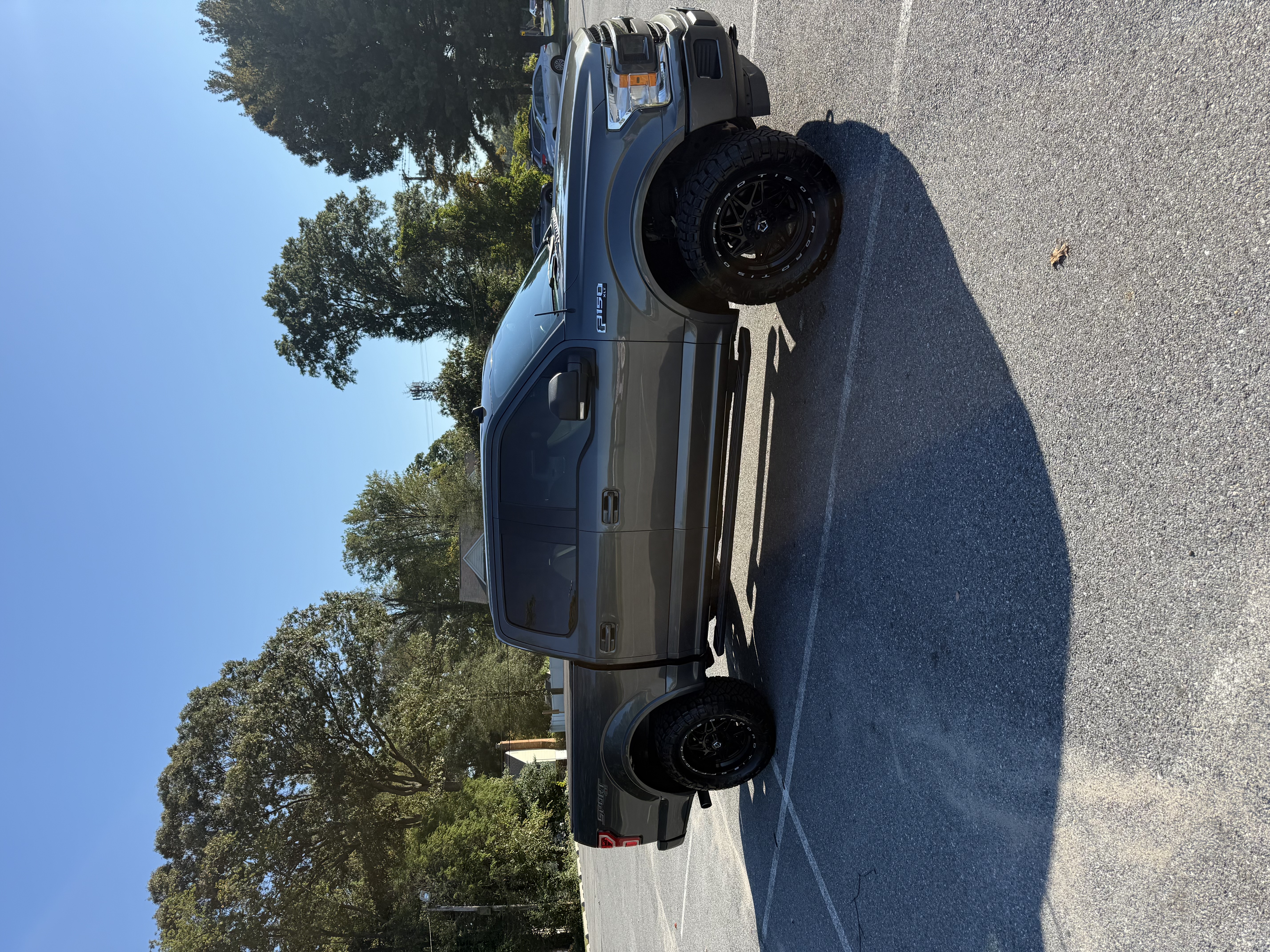 Used 2019 Ford F150 XLT w/ Equipment Group 302A Luxury AWD/4WD image 12