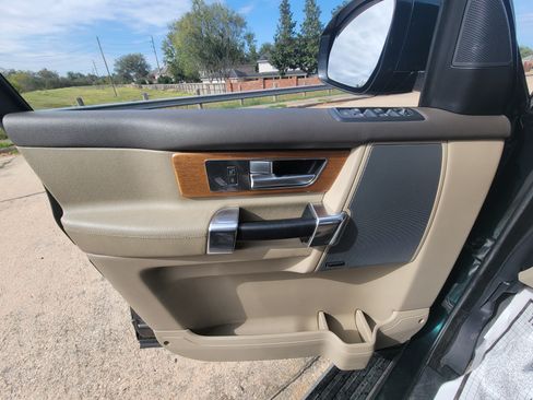 Used 2016 Land Rover LR4 HSE image 22