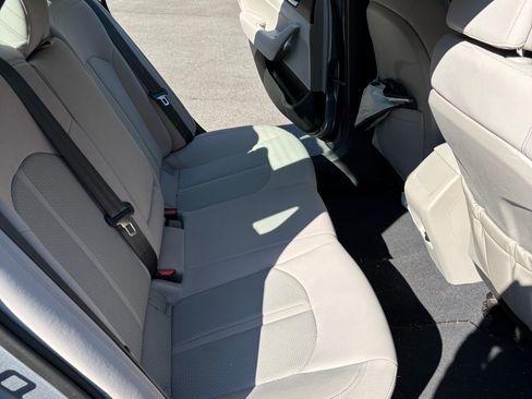 Used 2015 Hyundai Sonata Sport FWD image 9