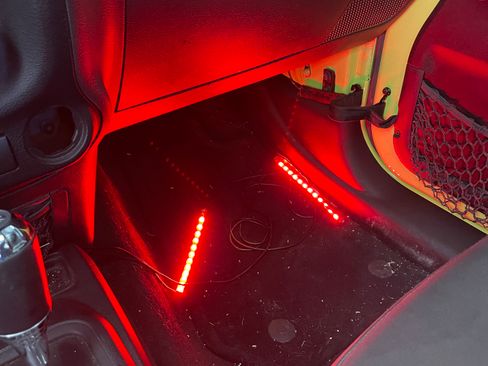 Used 2017 Jeep Wrangler Unlimited Sport w/ Connectivity Group image 4