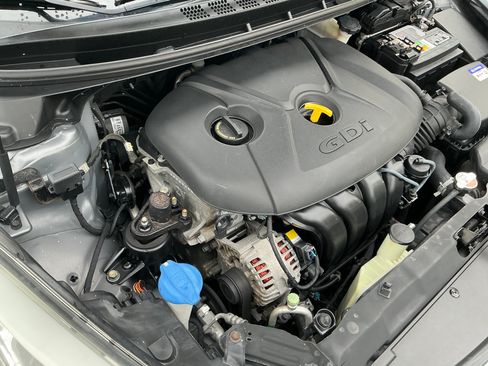 Used 2015 Hyundai Elantra Sport image 13