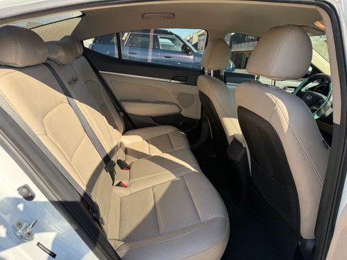 Used 2017 Hyundai Elantra Limited image 20