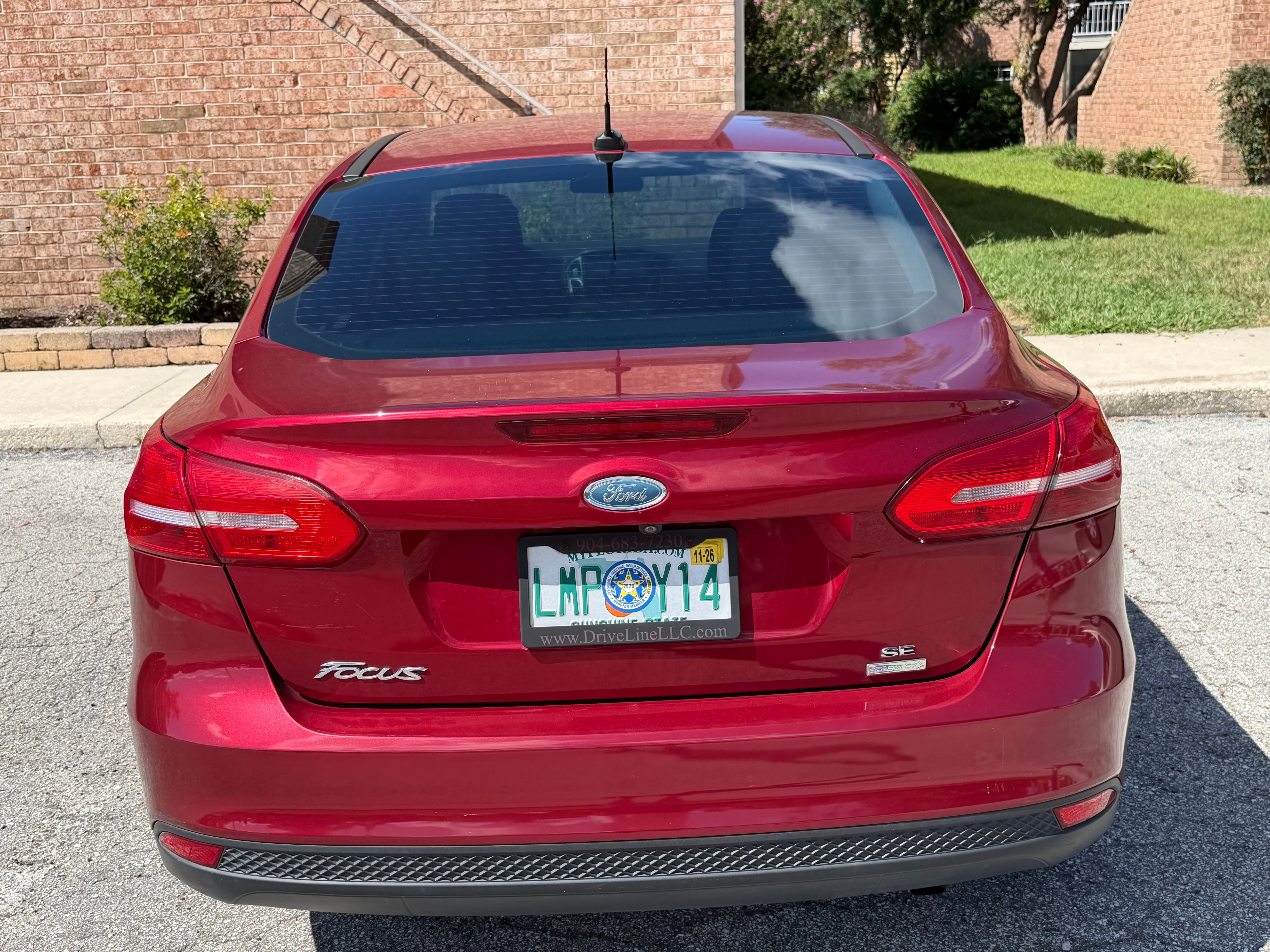Used 2017 Ford Focus SE FWD image 4