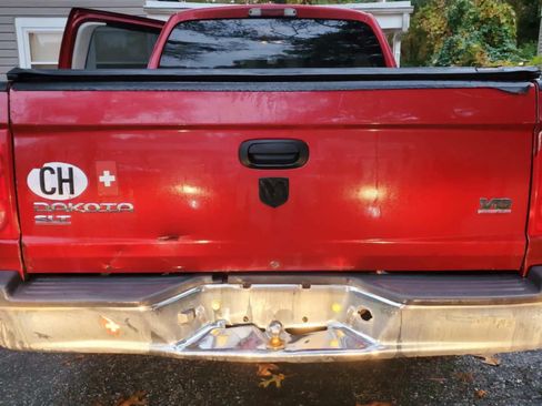 Used 2006 Dodge Dakota SLT image 2