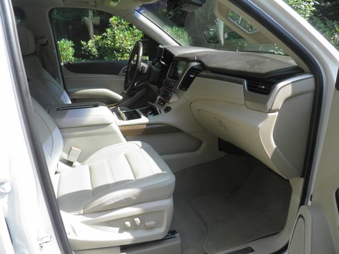 Used 2020 GMC Yukon Denali w/ Denali Ultimate Package image 16