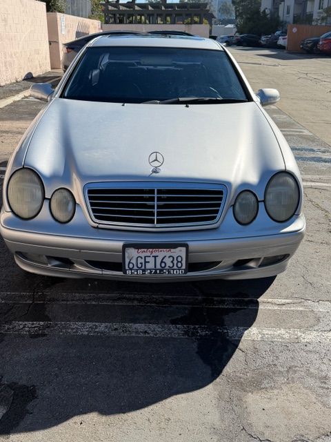 Used 2002 Mercedes-Benz CLK 320 Coupe image 2