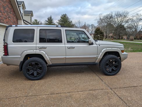 Used 2008 Jeep Commander Overland image 9