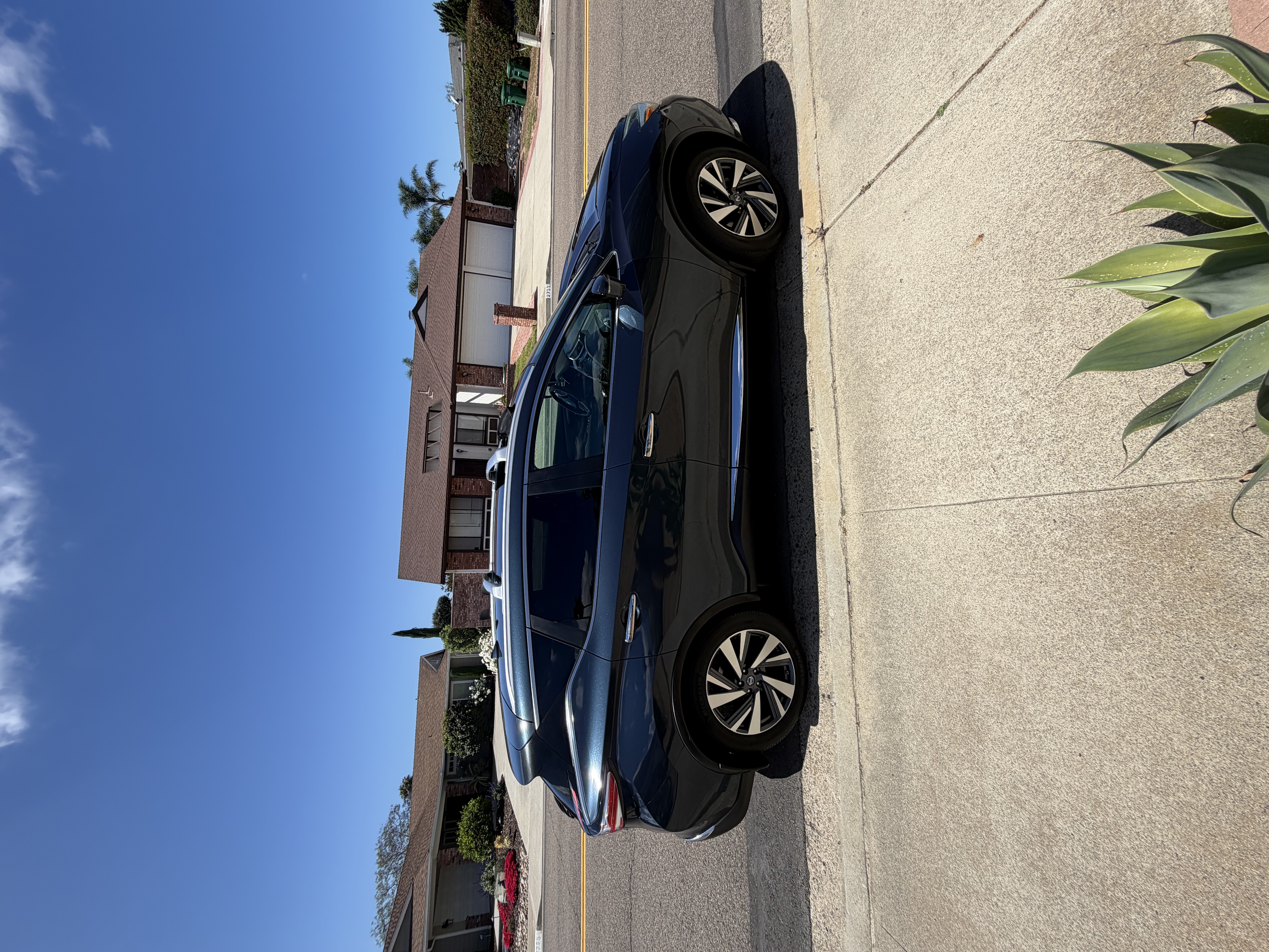 Used 2016 Nissan Murano Platinum w/ Platinum Technology Package FWD image 1