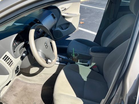 Used 2010 Toyota Corolla LE image 16