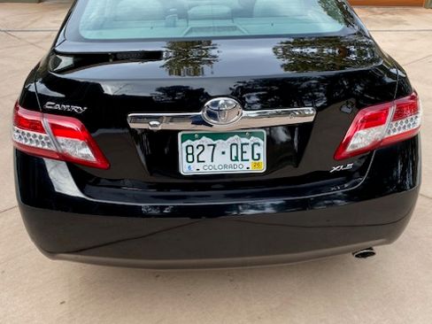 Used 2011 Toyota Camry XLE image 10