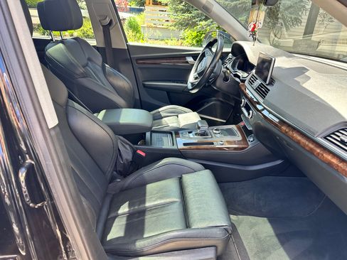 Used 2019 Audi Q5 2.0T Premium Plus w/ Premium Plus Package AWD/4WD image 10